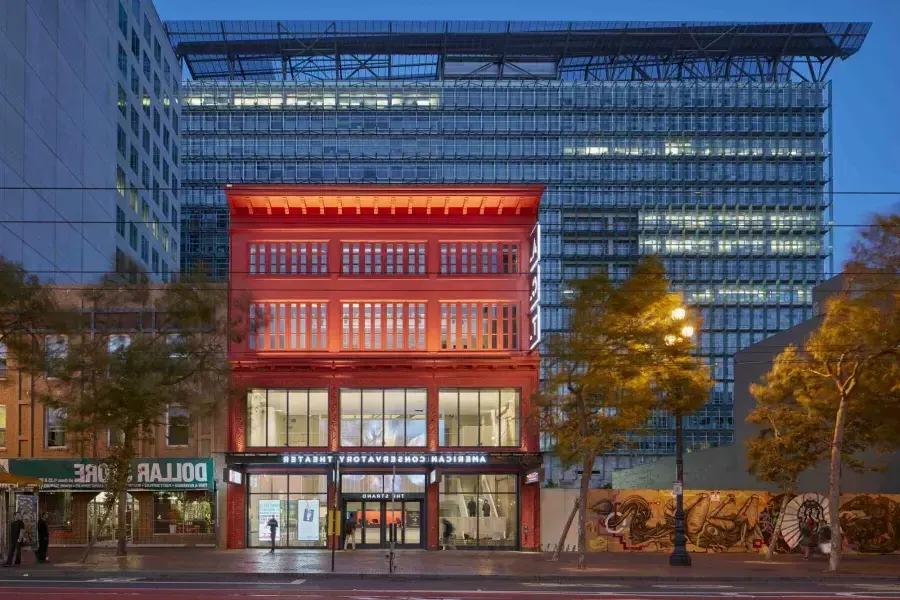 美国Conservatory Theater at night. 圣弗朗西斯科，加州.